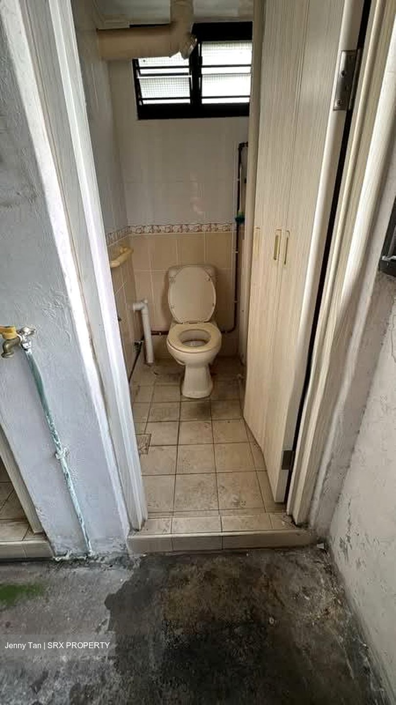 Blk 2 Hougang Avenue 3 (Hougang), HDB 3 Rooms #565680311